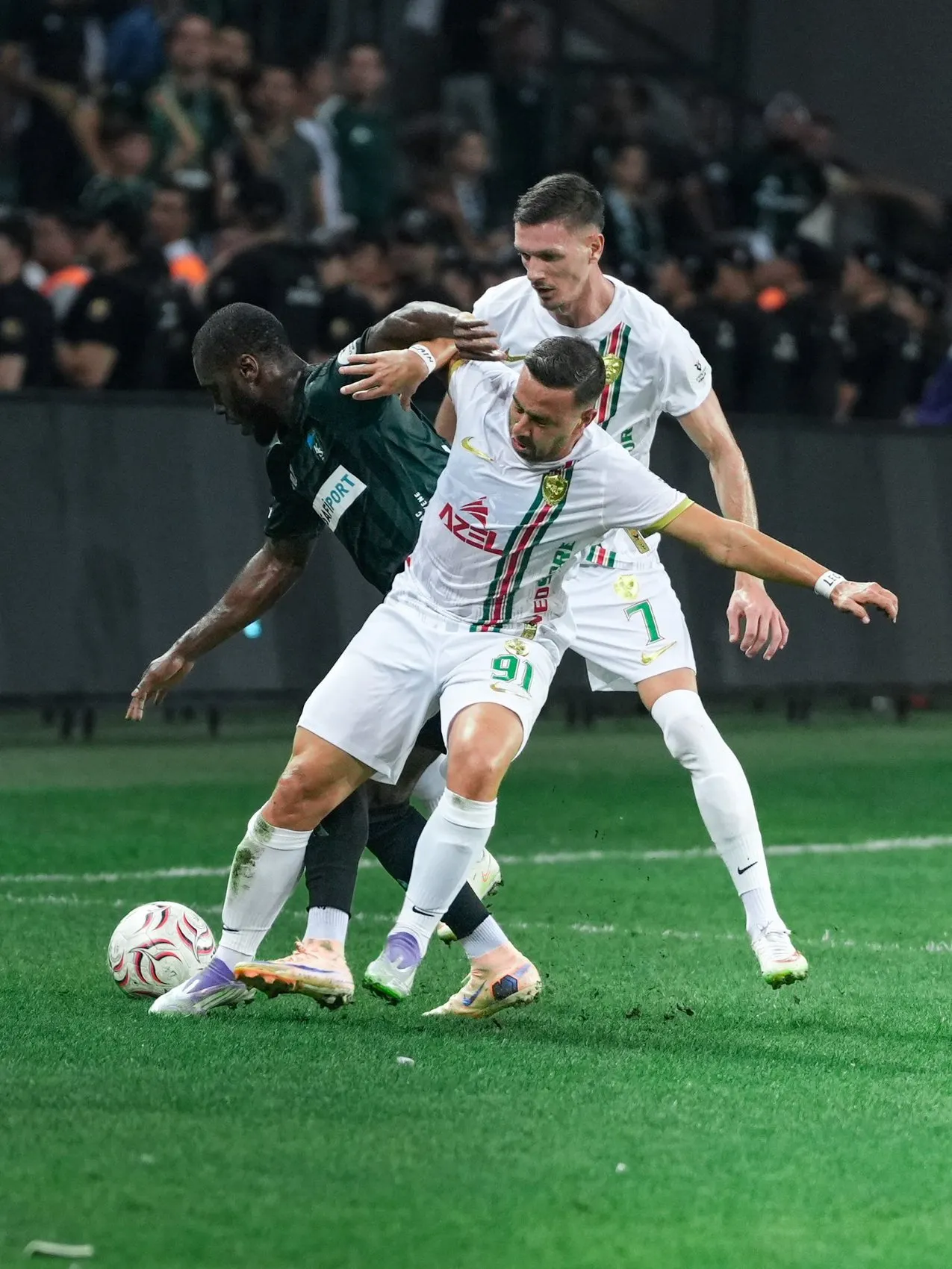 Kocaelispor ilk galibiyetini Amed karşısında aldı