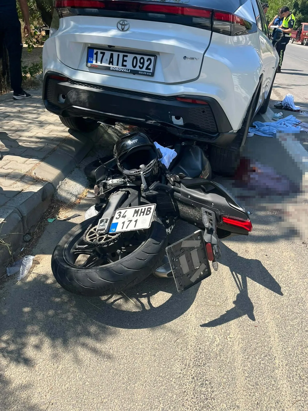 Gökçeada’da motosiklet kazası İki genç hayatını kaybetti