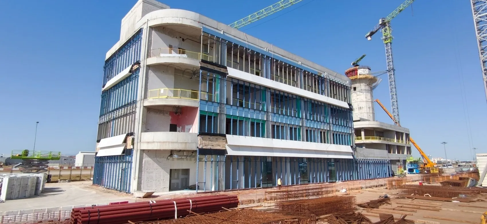 Antalya Havalimanı yeni kuleyle kapasitesini artırıyor