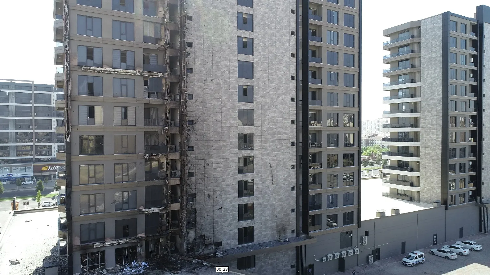 Diyarbakır'da gece yarısı yangın 13 katlı plaza küle döndü