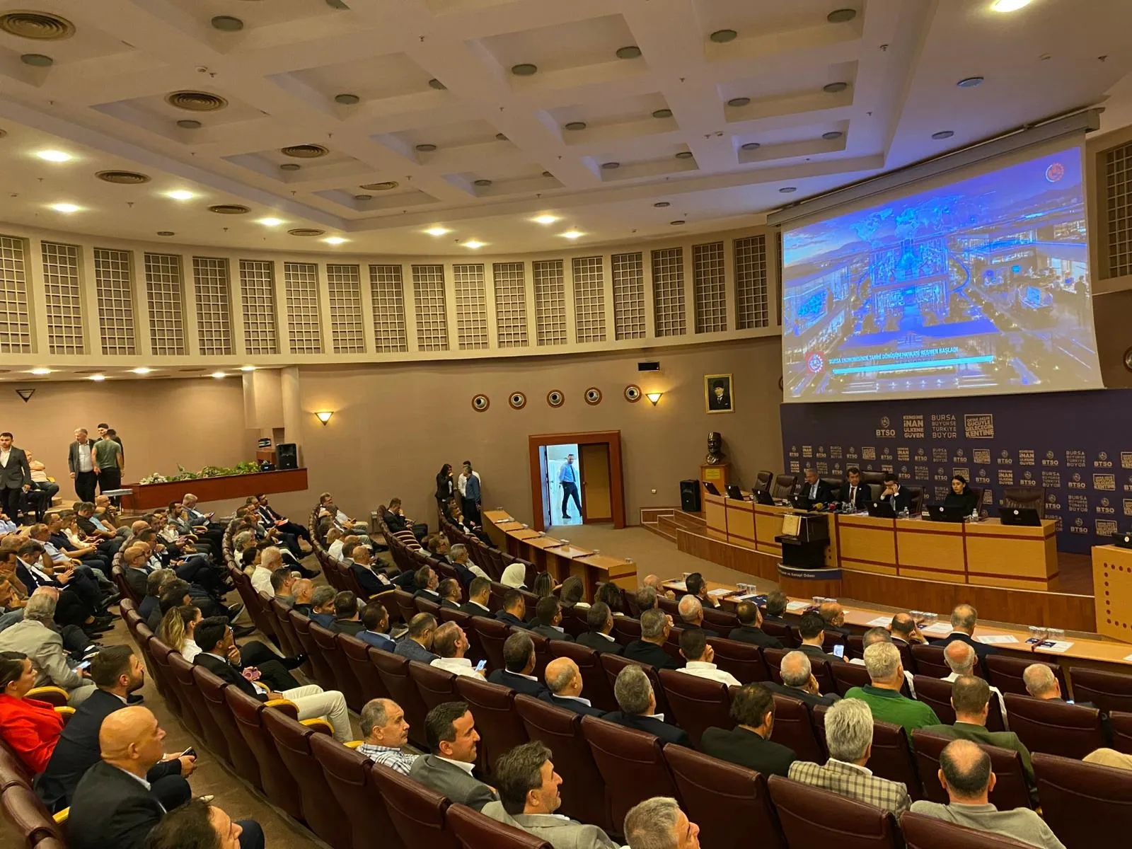 Bakan Bayraktar Enerjide dışa bağımlılık milli güvenlik meselesi