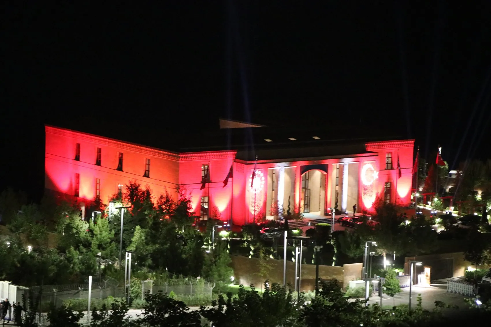 Erdoğan Ahlat'ta Terörsüz Türkiye için herkesi göreve çağırdı