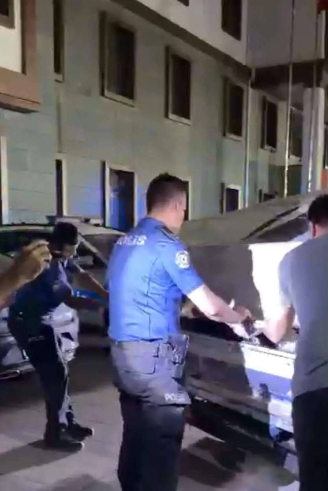 Marmaraereğlisi’nde kamyonet kasasında 19 kaçak göçmen yakalandı