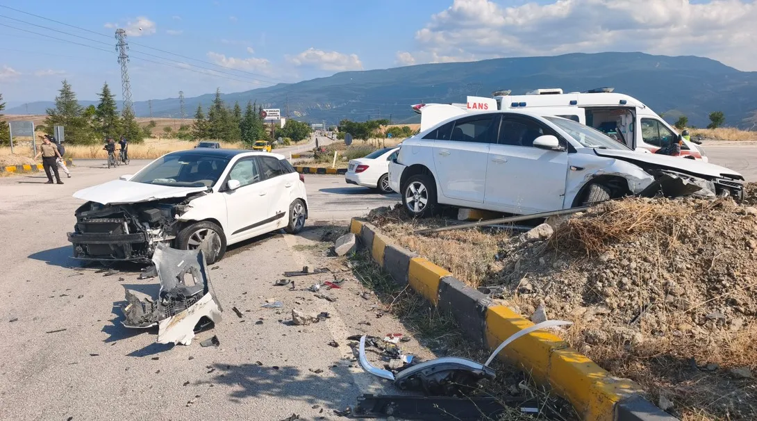 Safranbolu yolunda sabah saatlerinde feci kaza