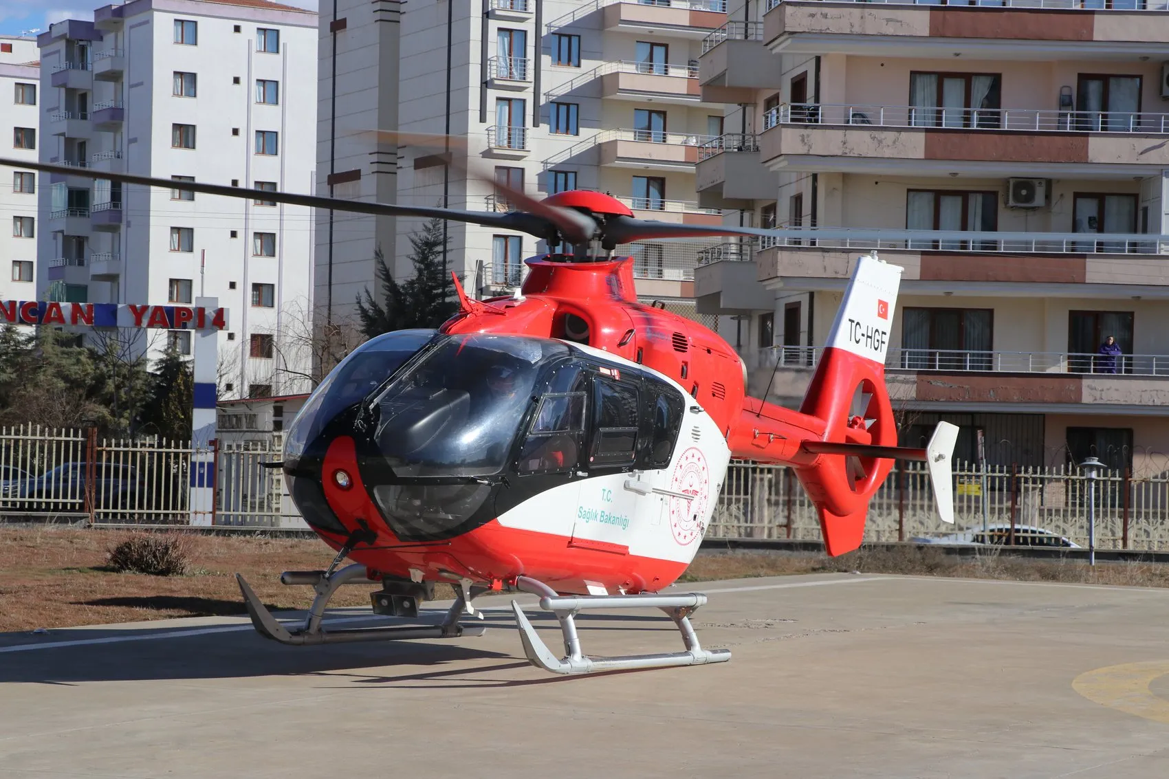 Diyarbakır'ın gökyüzündeki ambulansı 128 hayat için havalandı