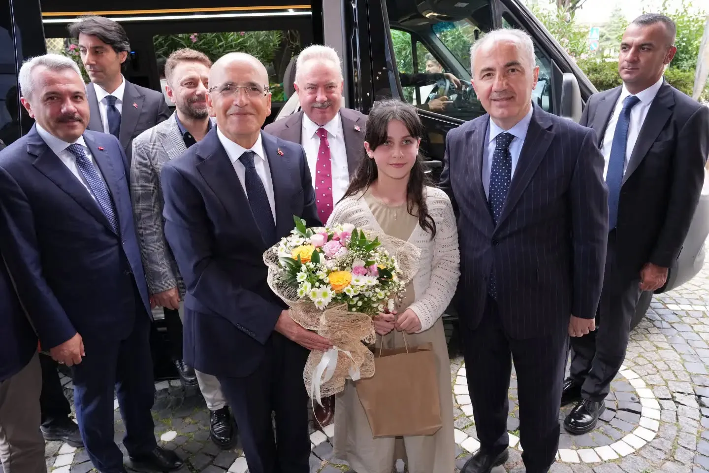 Mehmet Şimşek Rize’de iş dünyasıyla bir araya geldi