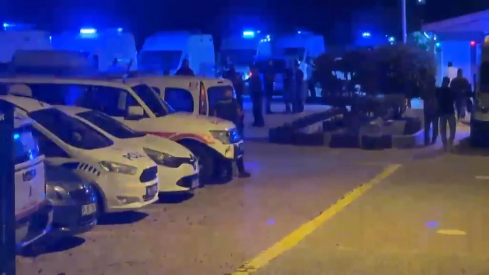 Zeytinburnu açıklarında gemide zehirlenme alarmı