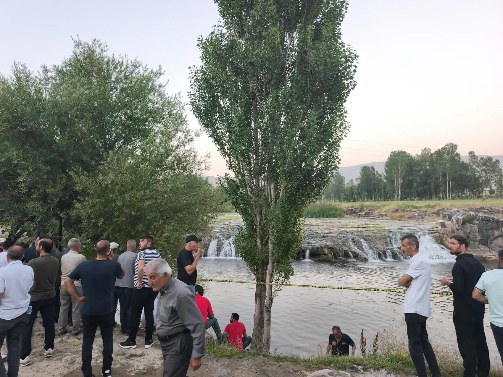 Van'da bir baba evladını kurtarmak için hayatını feda etti