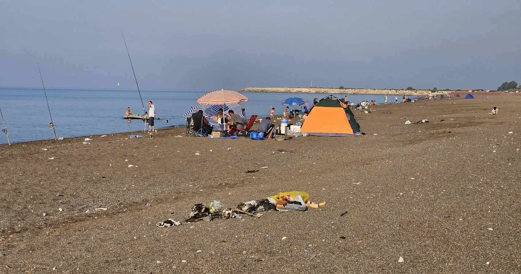 Caretta yuvalarına araçla girdiler Yasaklar çiğnendi