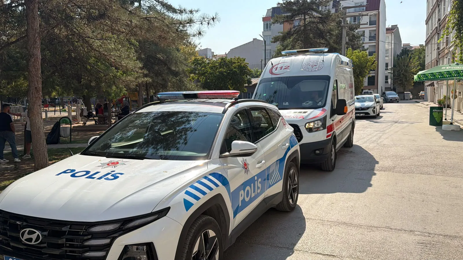 Eskişehir'de seyyar satıcıya bıçaklı saldırı, 3 yerinden yaralandı
