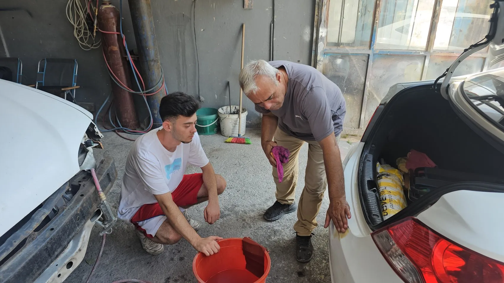 Zonguldaklı usta baba mesleğini oğluna miras bırakıyor