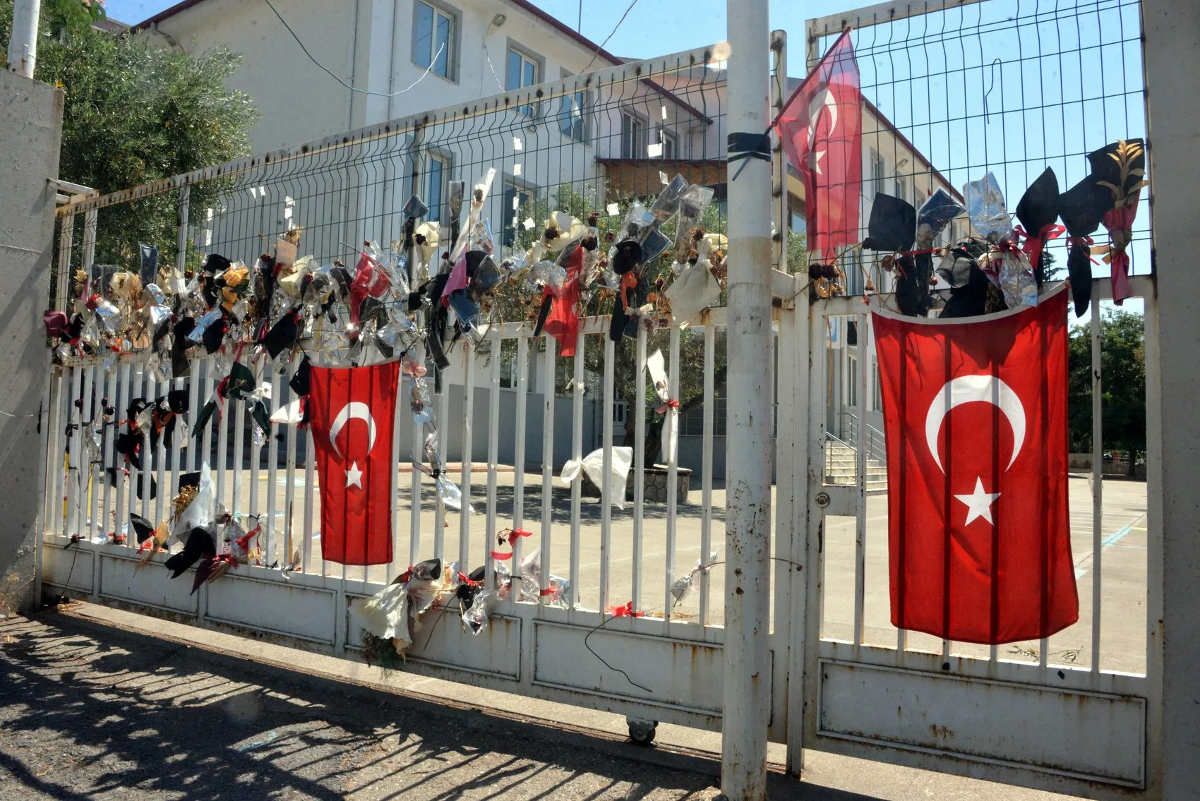 Öğretmenin ailesi, saldırganın babasından 5,1 milyonluk tazminat istedi