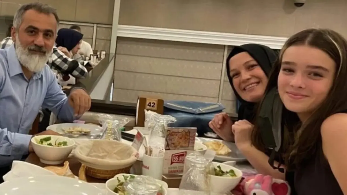Yeraltı nın Melek i Ülkü Hilal Çiftçi’nin babası kızının menajeri ve partnerin hakkında suç duyurusunda bulundu! 10 yaş büyük isimle aşk yaşıyor 3