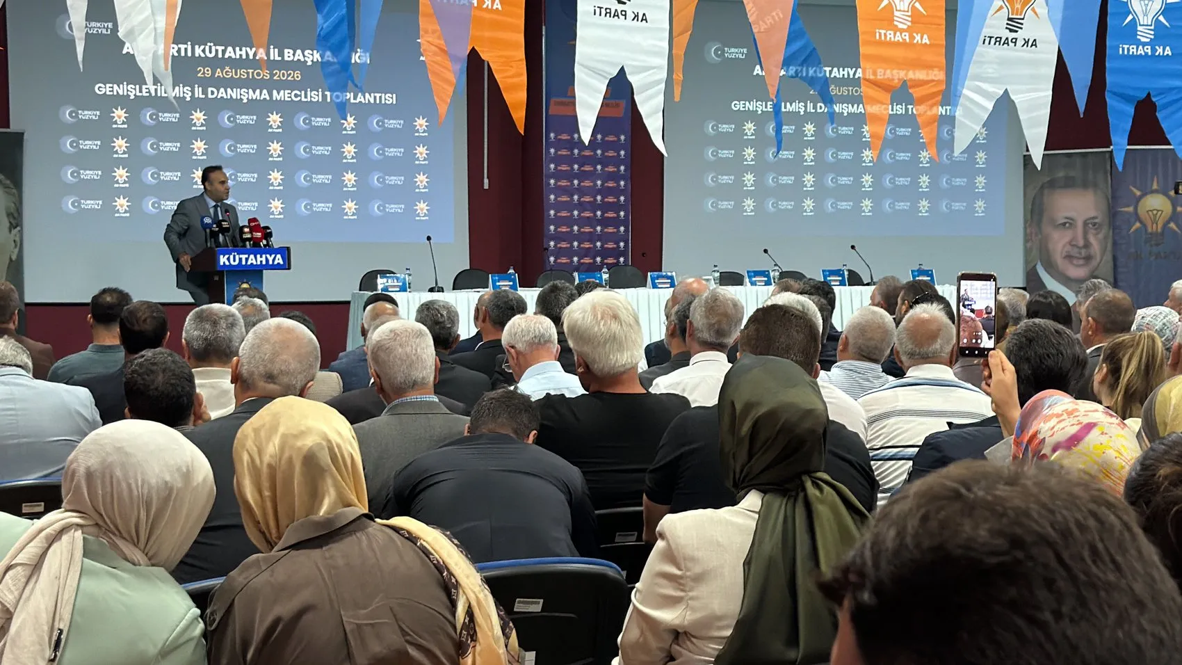 Kütahya'da Bakan Kacır'dan 2028 mesajı Rekor oyla Cumhurbaşkanımızı seçeceğiz
