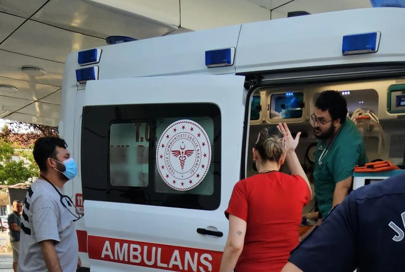 Tatil kâbusu 4 yaşındaki çocuk bungalov havuzundan çıkarıldı, hayata döndürüldü