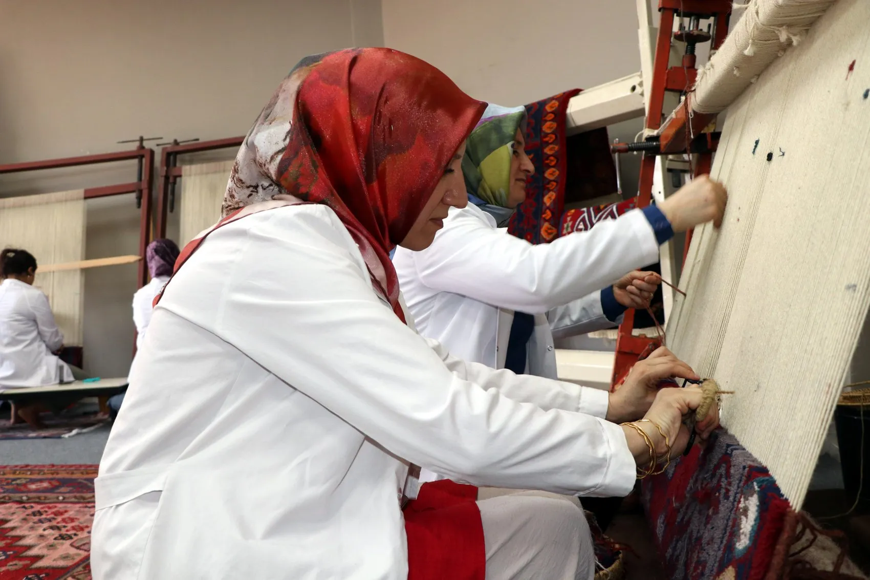 Van'da kaybolmaya yüz tutan dokuma sanatı yeniden tezgahta