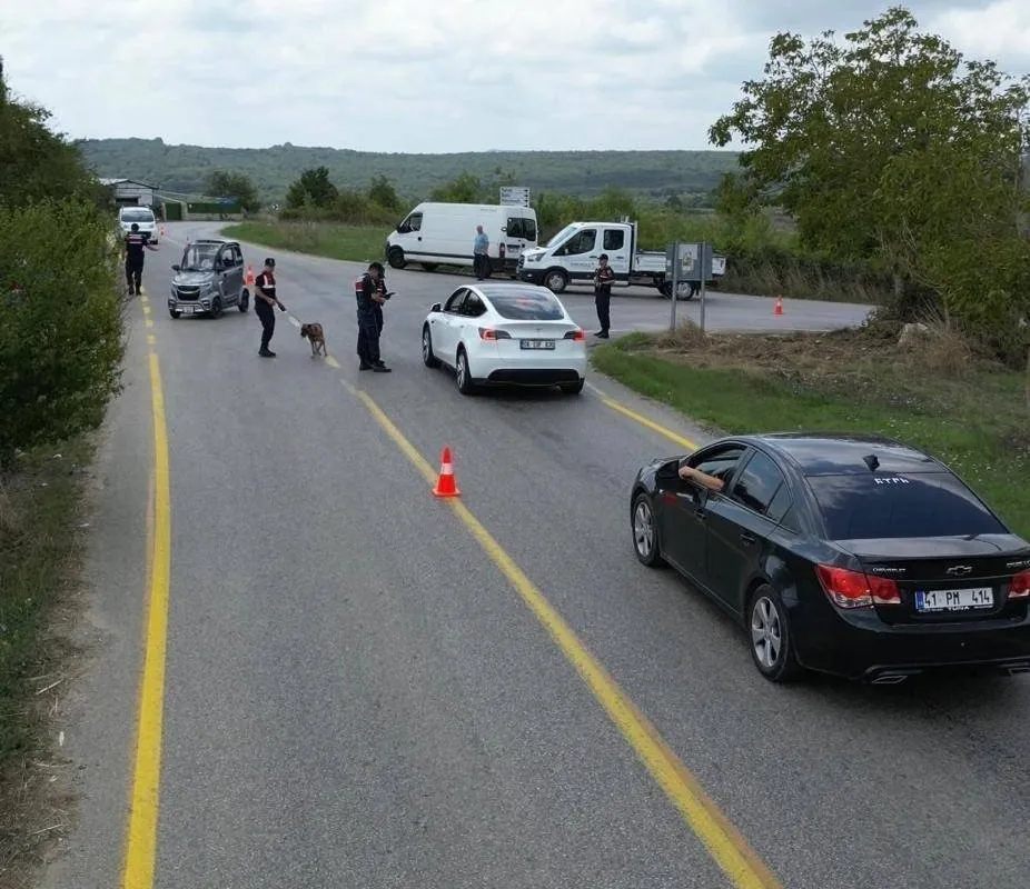 Kandıra'da fındık nöbeti havadan başladı