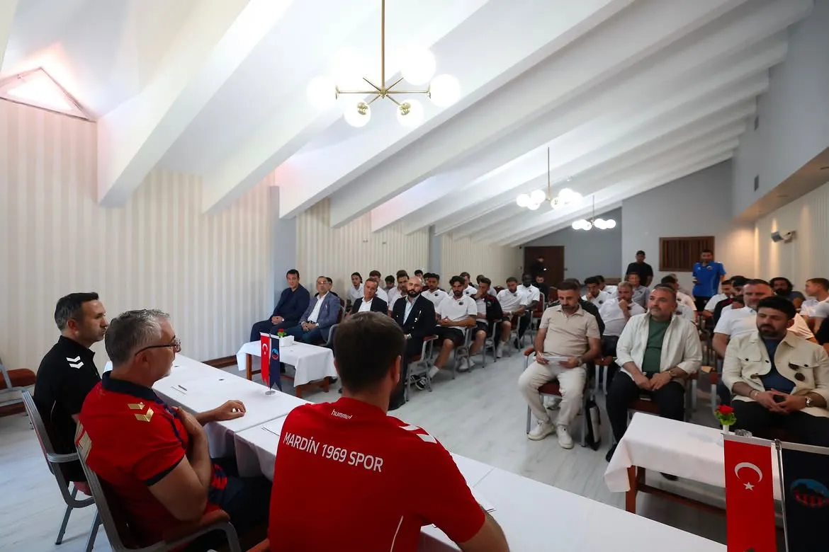 Bakan Işıkhan Gerede kampında futbolcularla bir araya geldi