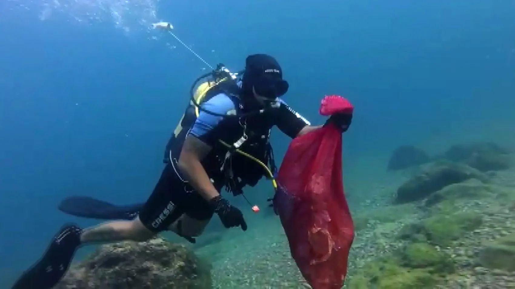 Antalya denizindeki Hıdırellez dilekleri balıkları öldürüyor