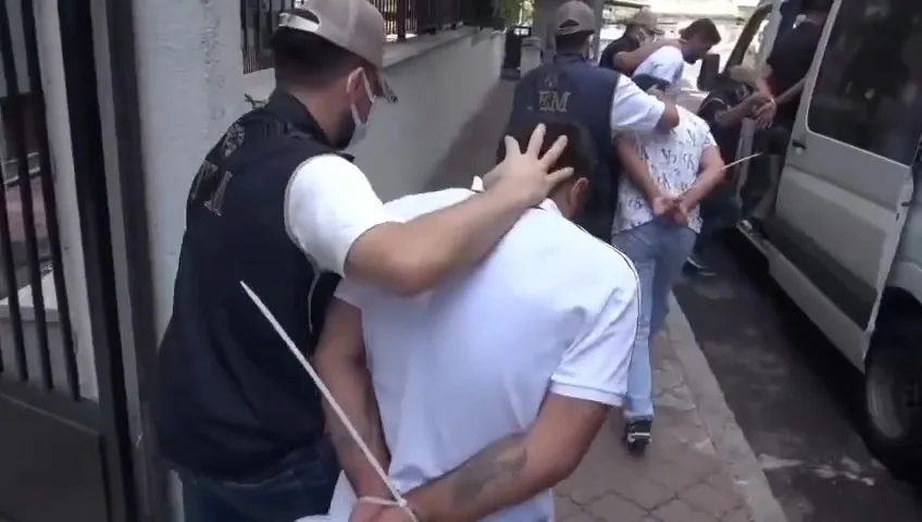Diyarbakır'da sokaklarda kendi adaletini sağlamaya çalışan gruba operasyon