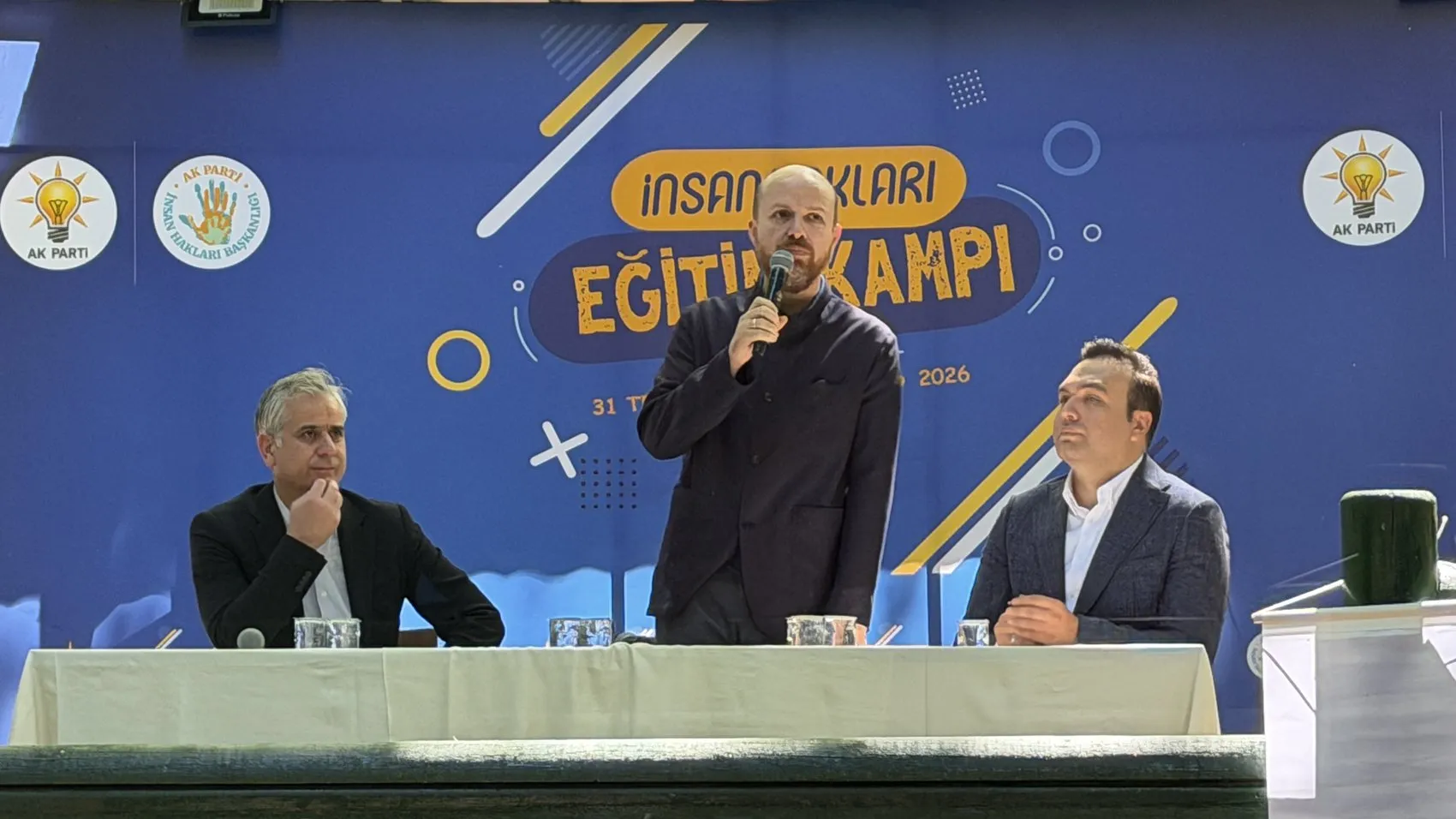 Bilal Erdoğan gençlerle insan haklarını konuştu
