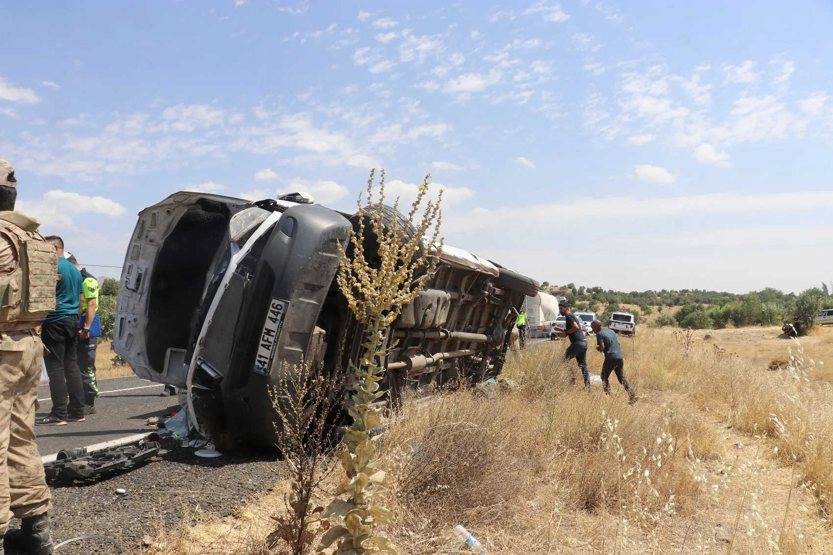 Lice yolunda minibüs faciası 3 can aldı