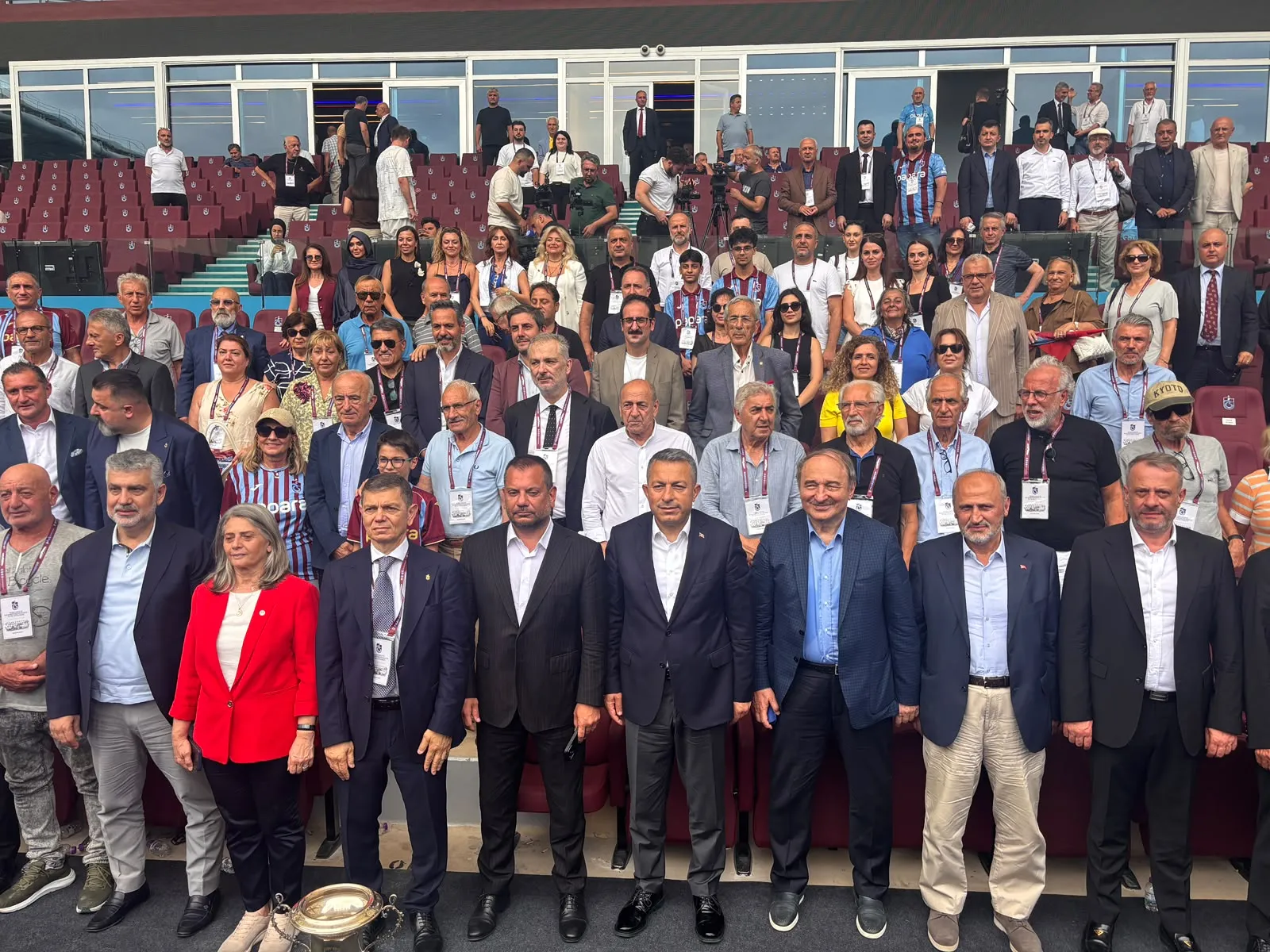 Trabzonspor kuruluş yıl dönümünü stadyumda coşkuyla kutladı