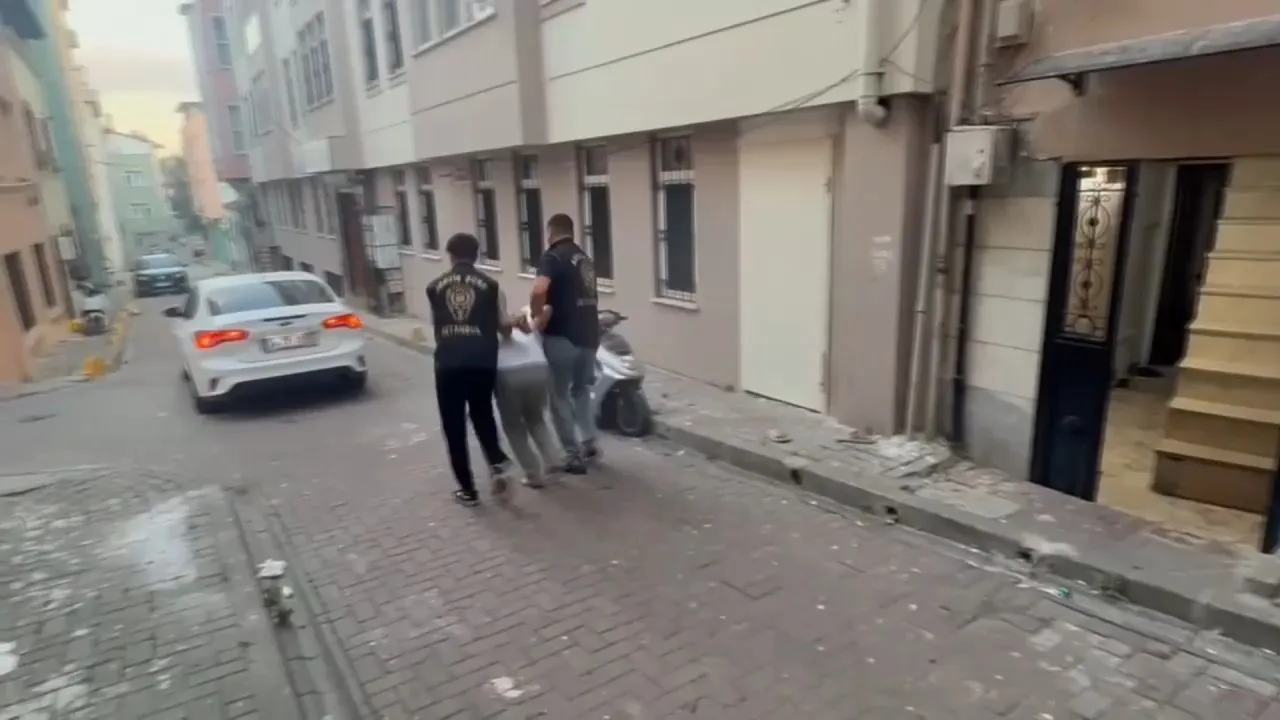 Turistleri hedef alan 20 kişilik yankesici çetesi çökertildi