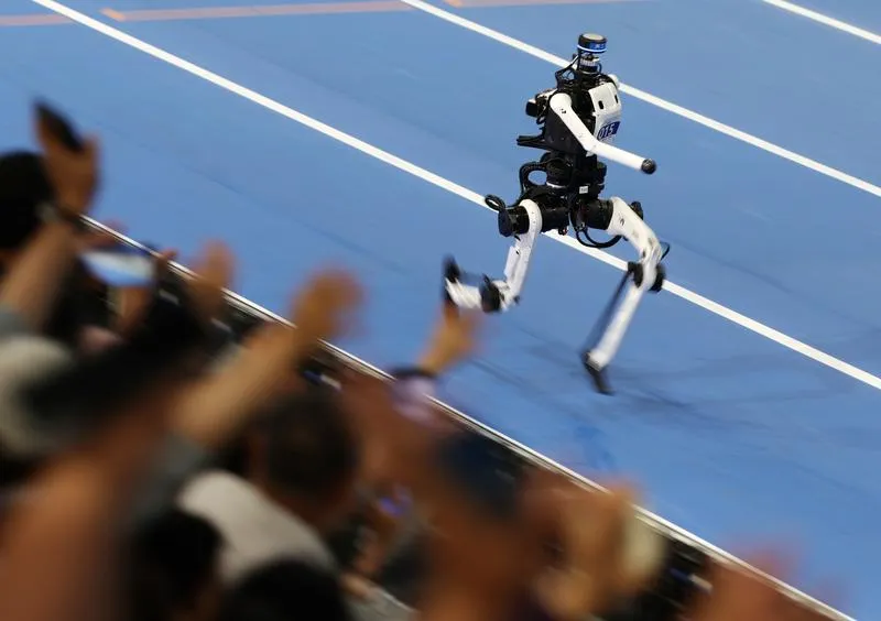 Robotlar Olimpiyatı Pekin'de Futbol, kick boks, garsonluk var