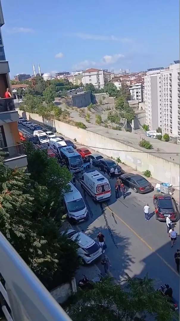 Kağıthane’de dikkatsiz sollama zincirleme kazaya neden oldu?