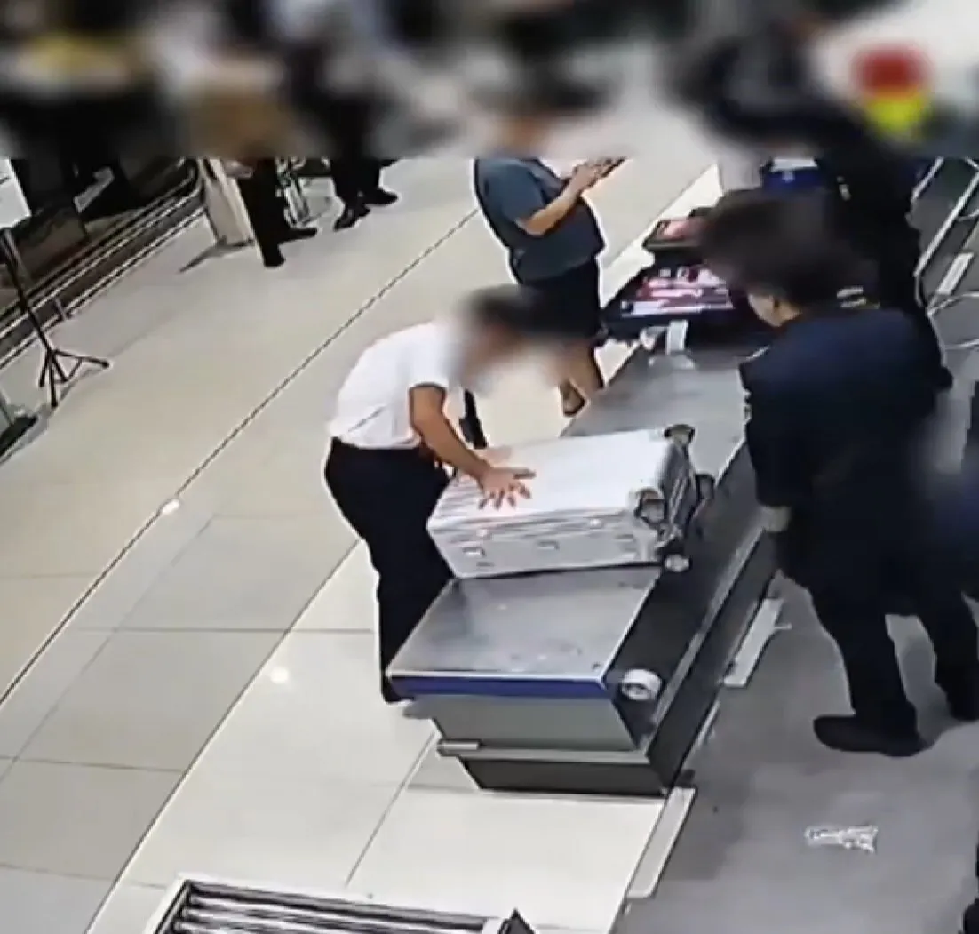Kokpitin arkasında uyuşturucu ticareti yapan pilot yakalandı