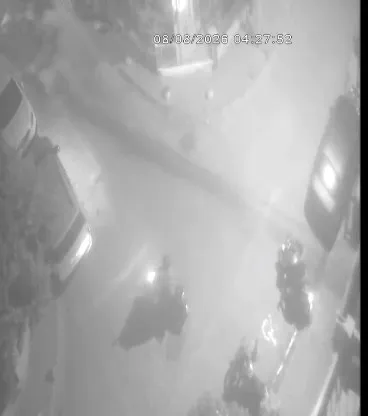 Avcılar'da motosiklet hırsızlığı güvenlik kamerasına yansıdı