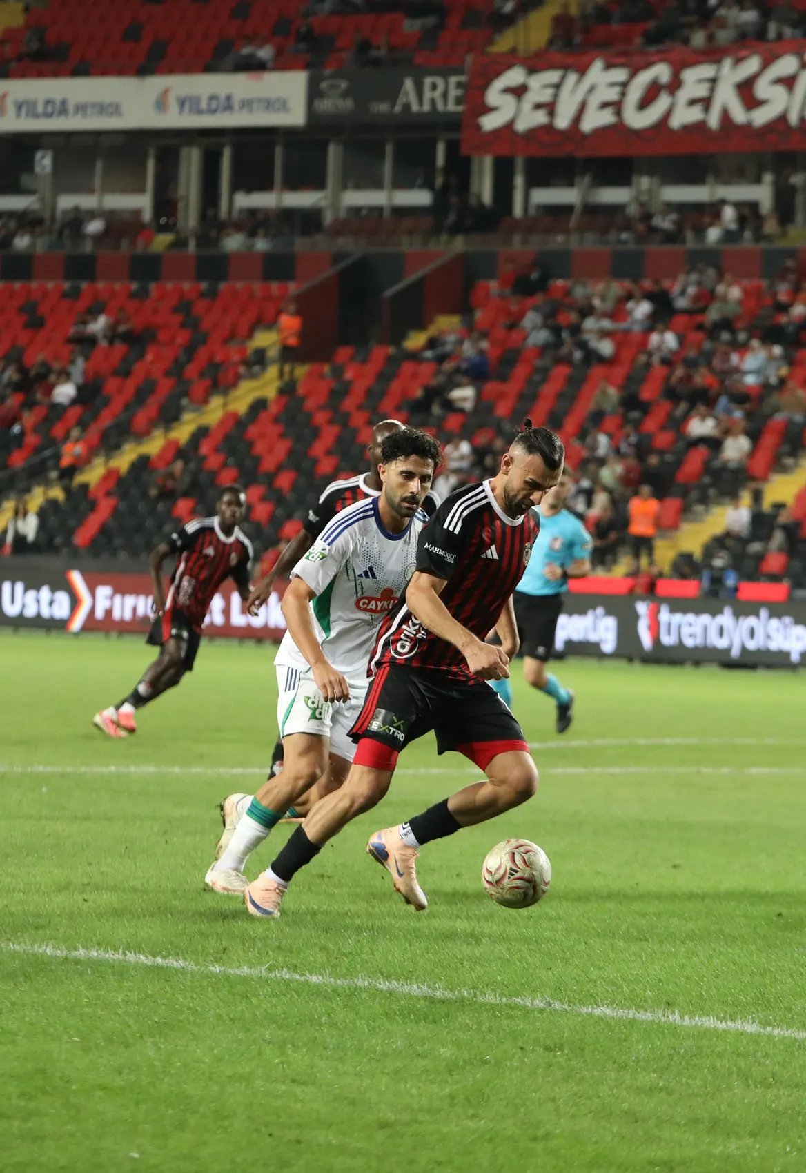 İki golle devreyi kapattı, son dakikada kendi kalesine attı Rizespor Gaziantep'ten 3 puanla döndü