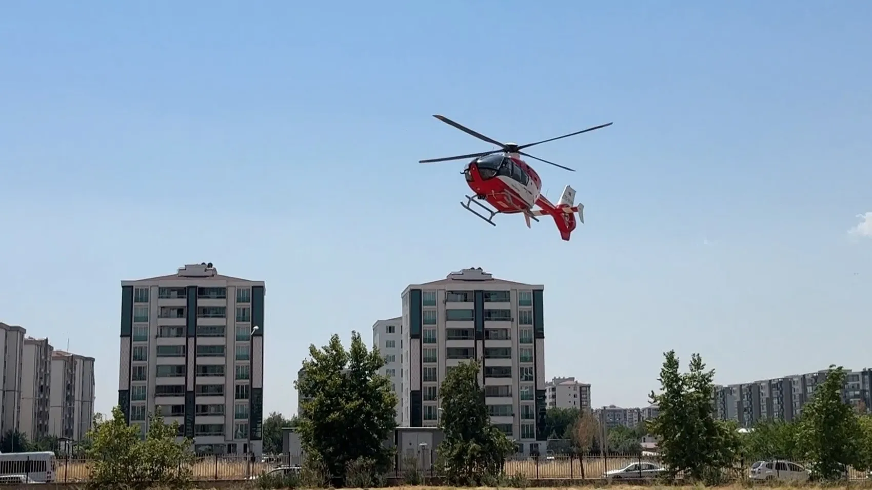 Diyarbakır'ın gökyüzündeki ambulansı 128 hayat için havalandı