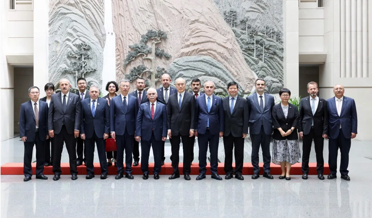 AYM Başkanı Özkaya yargıda dijitalleşme için Çin’e gitti