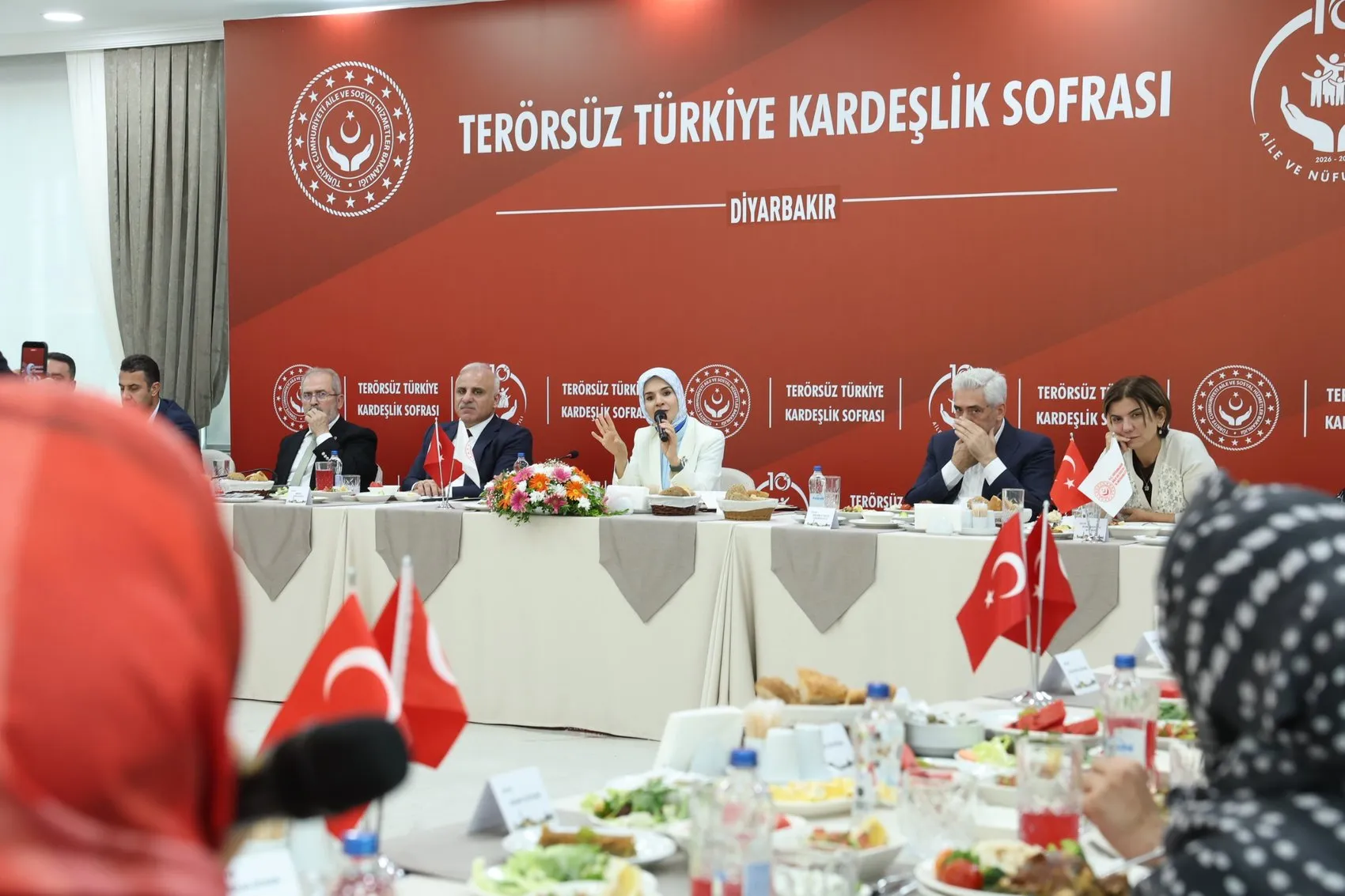 Bakan Göktaş şehit yakınlarına seslendi Terörsüz Türkiye kararlılığı tam