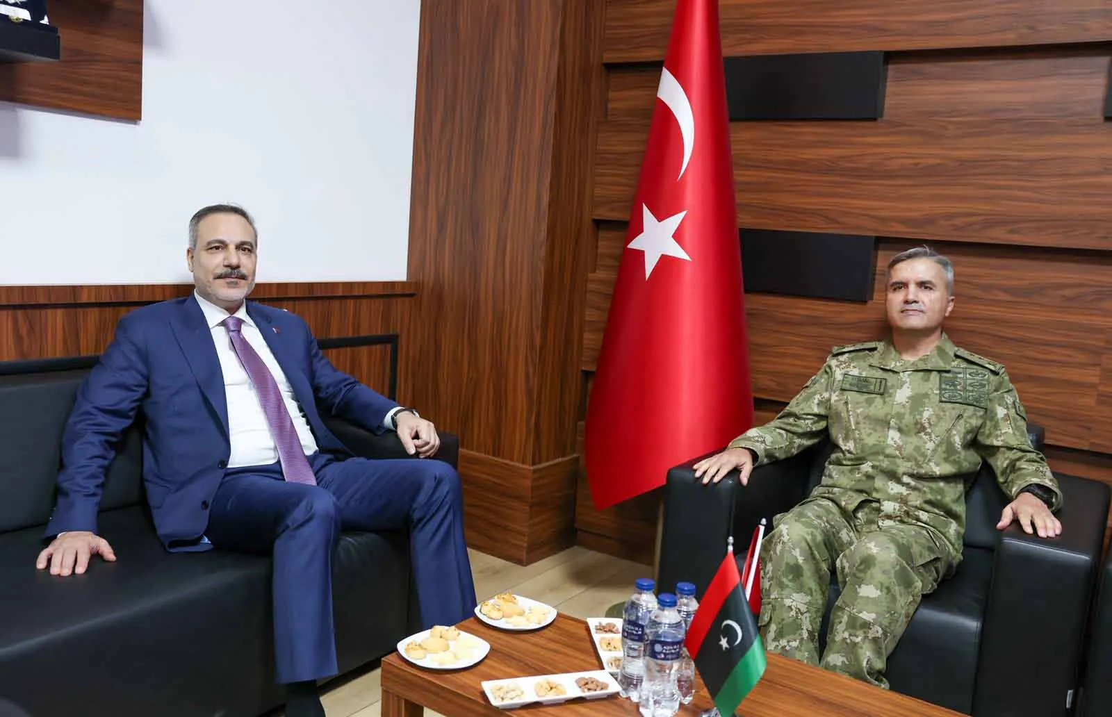Bakan Fidan Libya’daki Türk askerlerini ziyaret etti