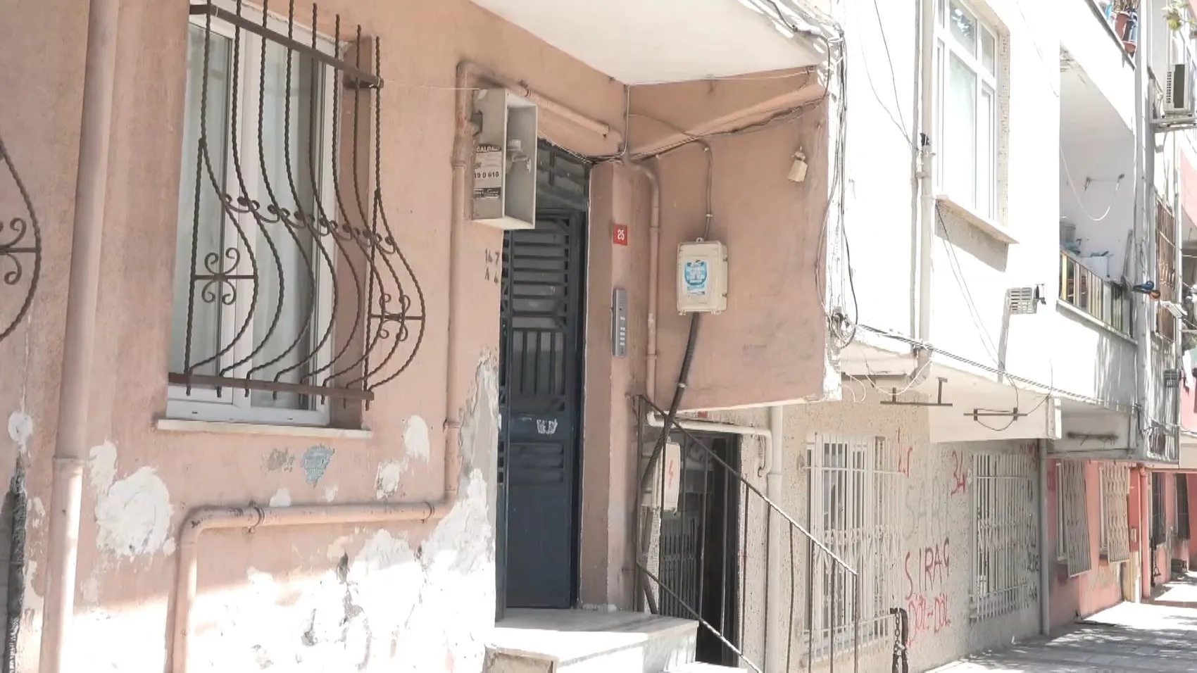 Kadın kılığında hırsızlık yaptı, mahalleli yakalattı