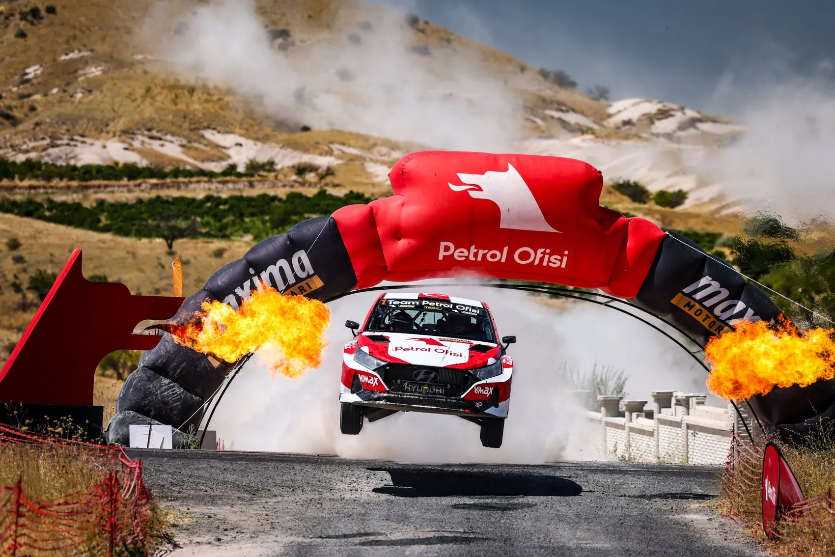 Kapadokya Rallisi'nde Kerem Kazaz farka koştu