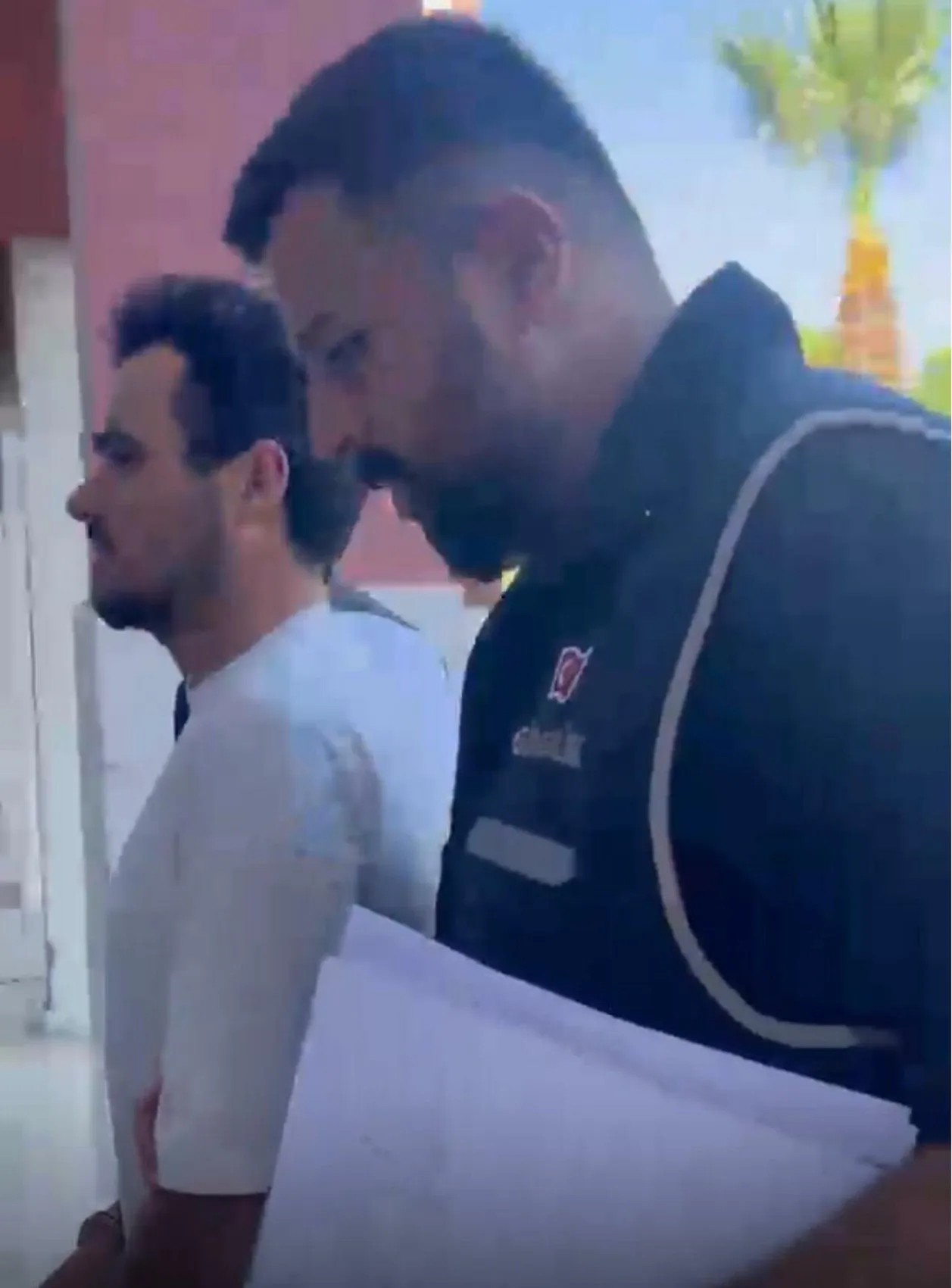Nazilli'de 26 Yaşındaki Şüpheli Cumhurbaşkanına Hakaretten Tutuklandı
