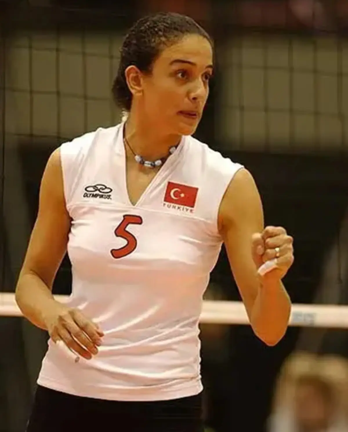 Tesettür kararı çok konuşulmuştu! Efsane voleybolcu Aysun Özbek yıllar sonra ortaya çıktı 1