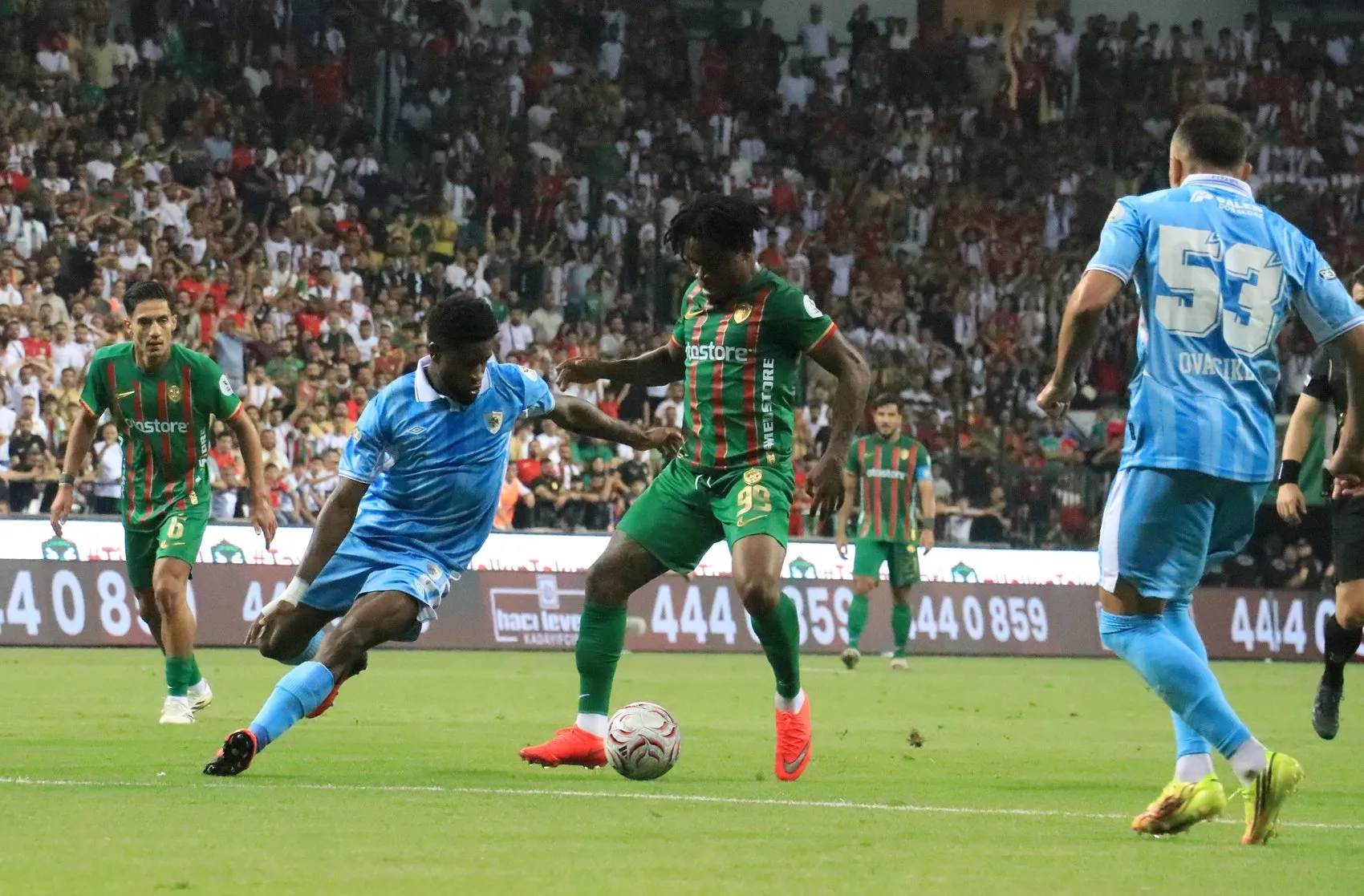 Amedspor ve Erzurumspor karşılaşmasından kareler