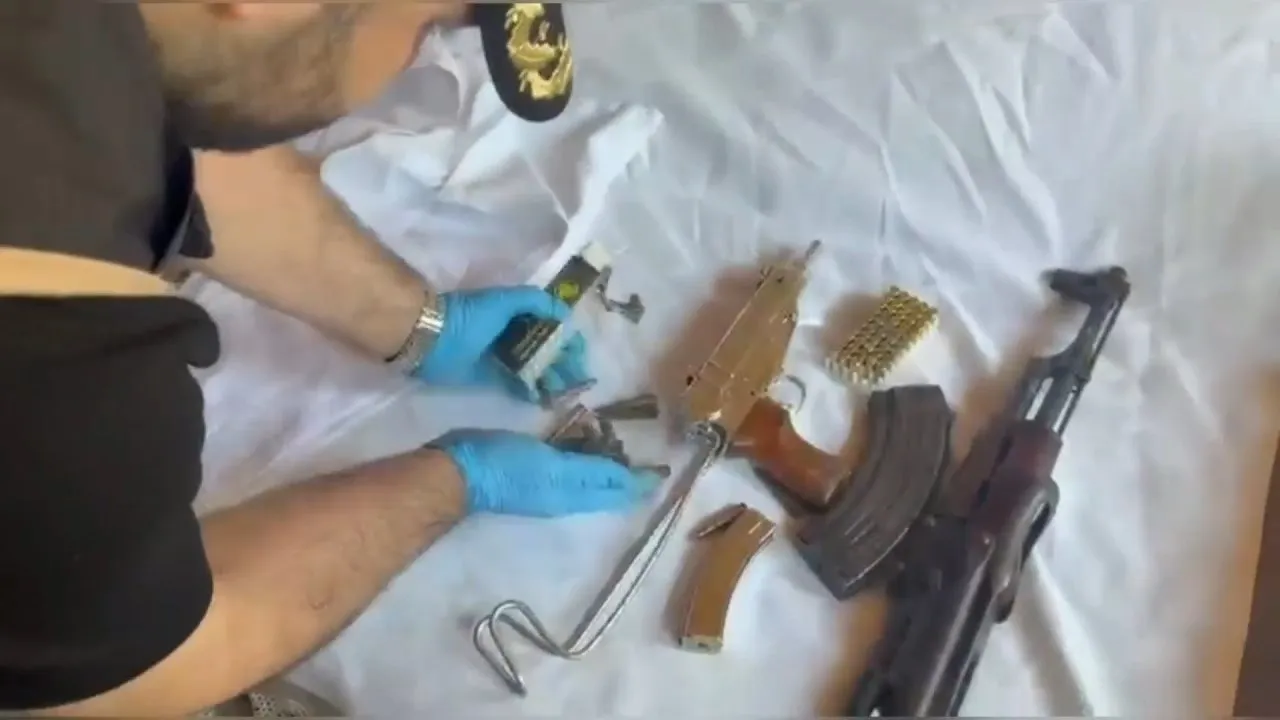Polis iki örgüte aynı anda çöktü 5 kişi gözaltında