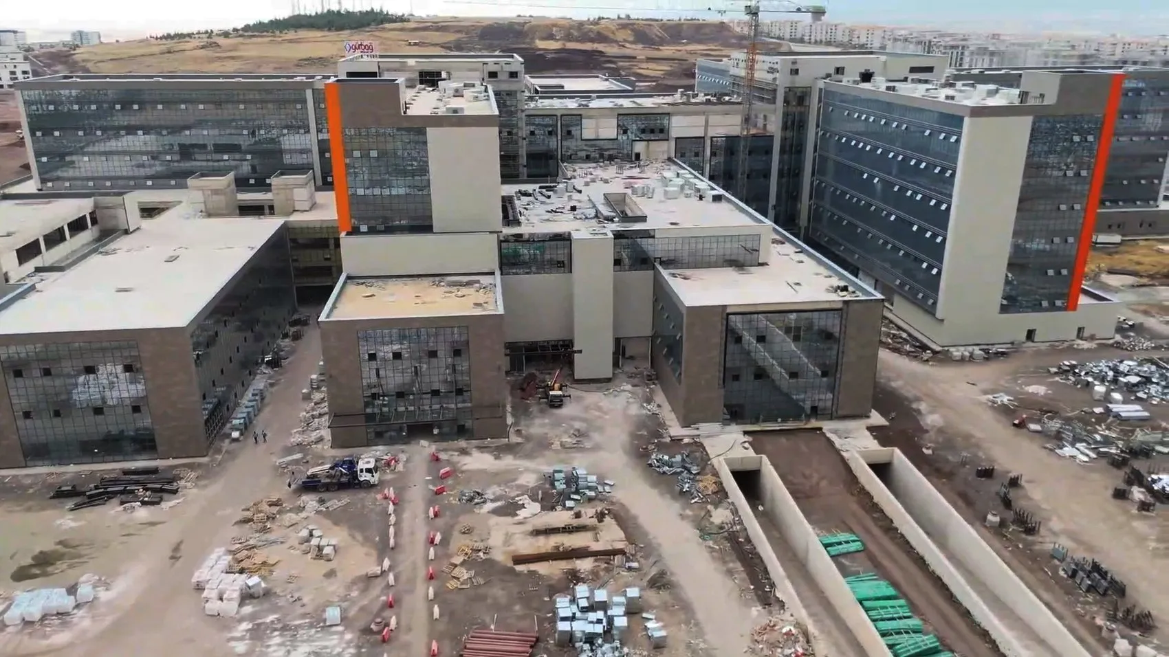 Kayapınar Şehir Hastanesi’nde fiziki gerçekleşme oranı yüzde 98’e ulaştı