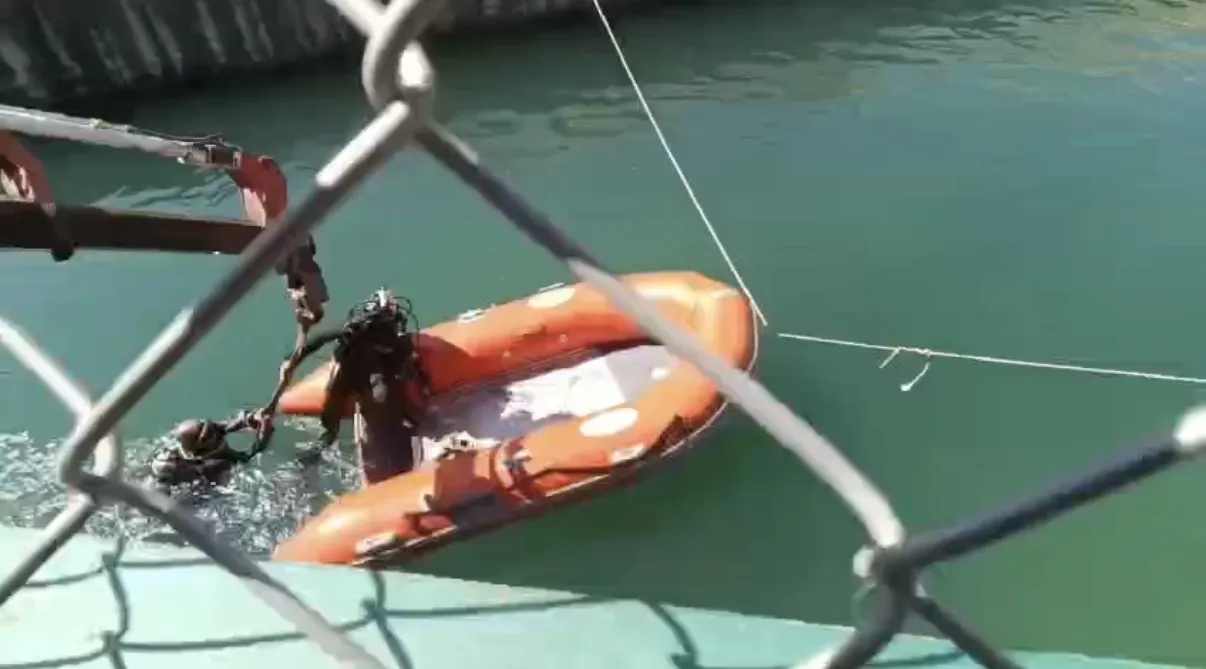 Eğil yolunda sulama kanalına düşen otomobilden 4 kişi sağ çıktı