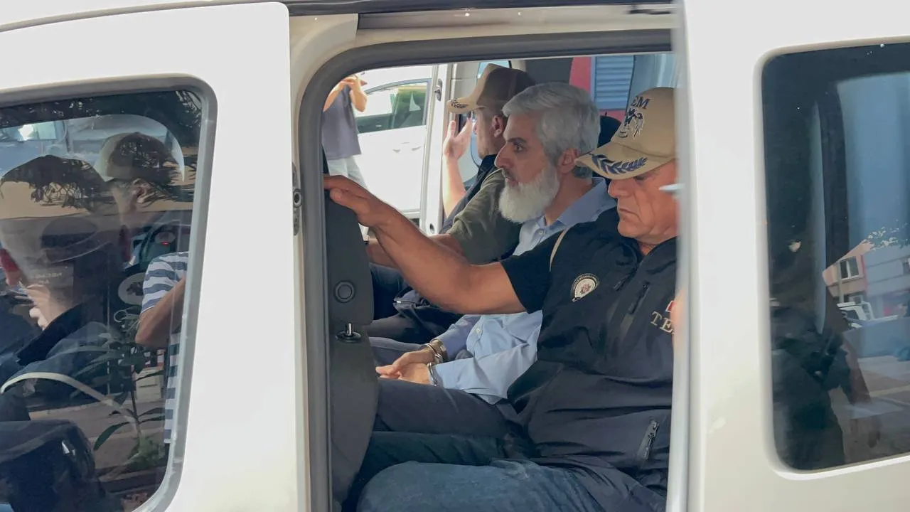 Adana'da Furkan Vakfı operasyonu Alparslan Kuytul gözaltına alındı