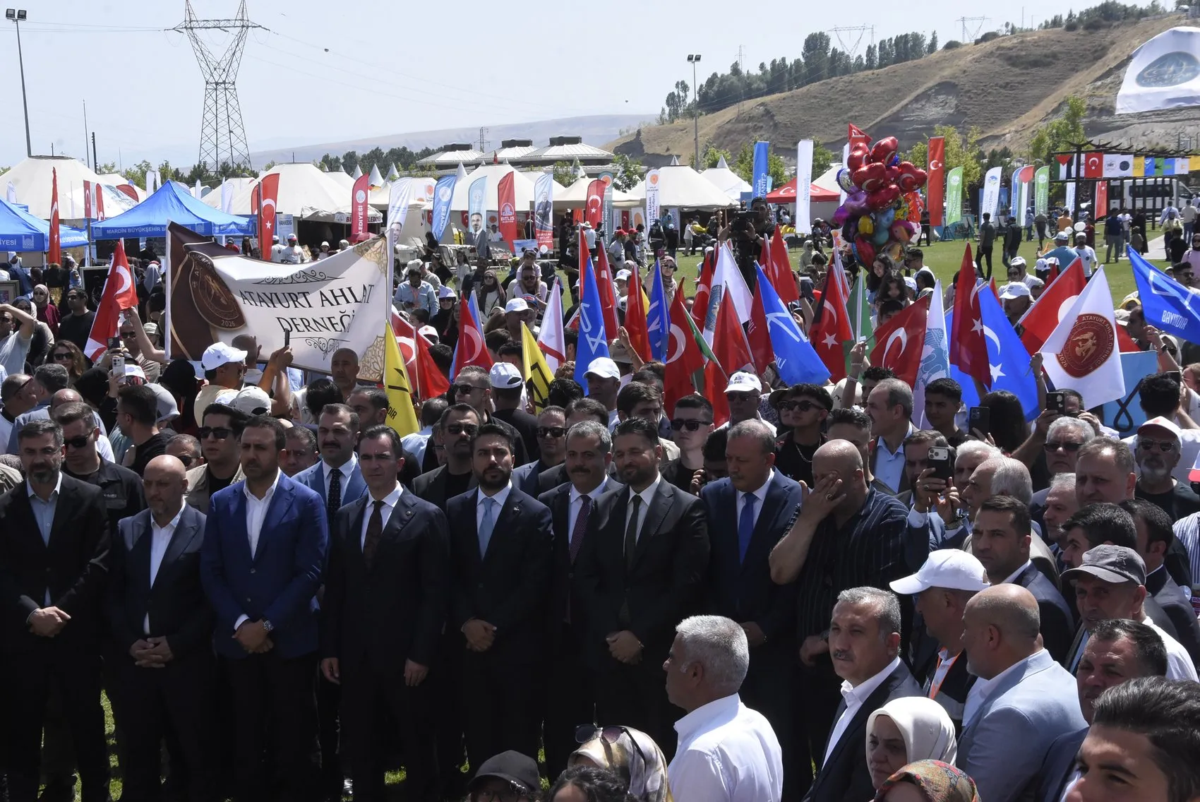 Ahlat'ta Malazgirt coşkusu başladı, kabine salı günü burada