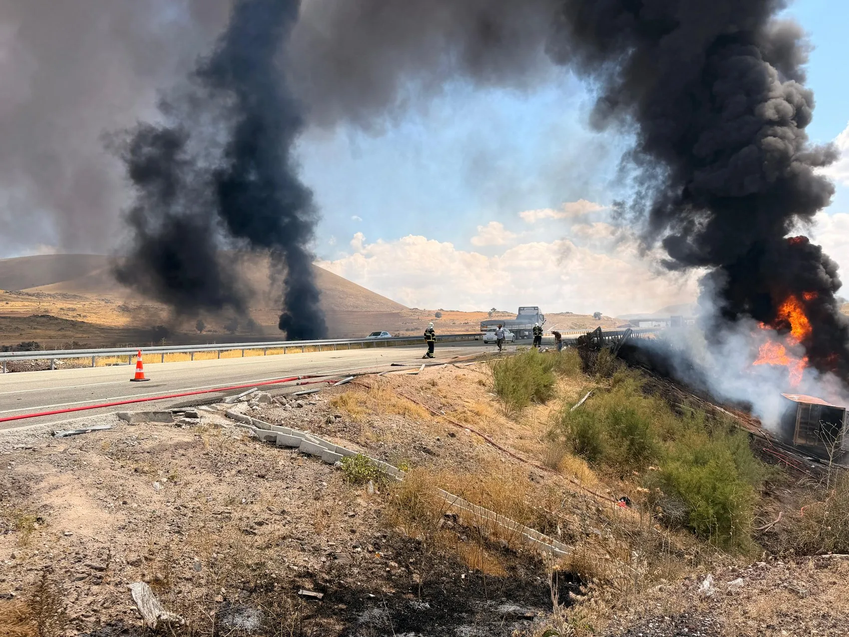 Ankara Niğde yolunda TIR kazası sonrası feci ölüm