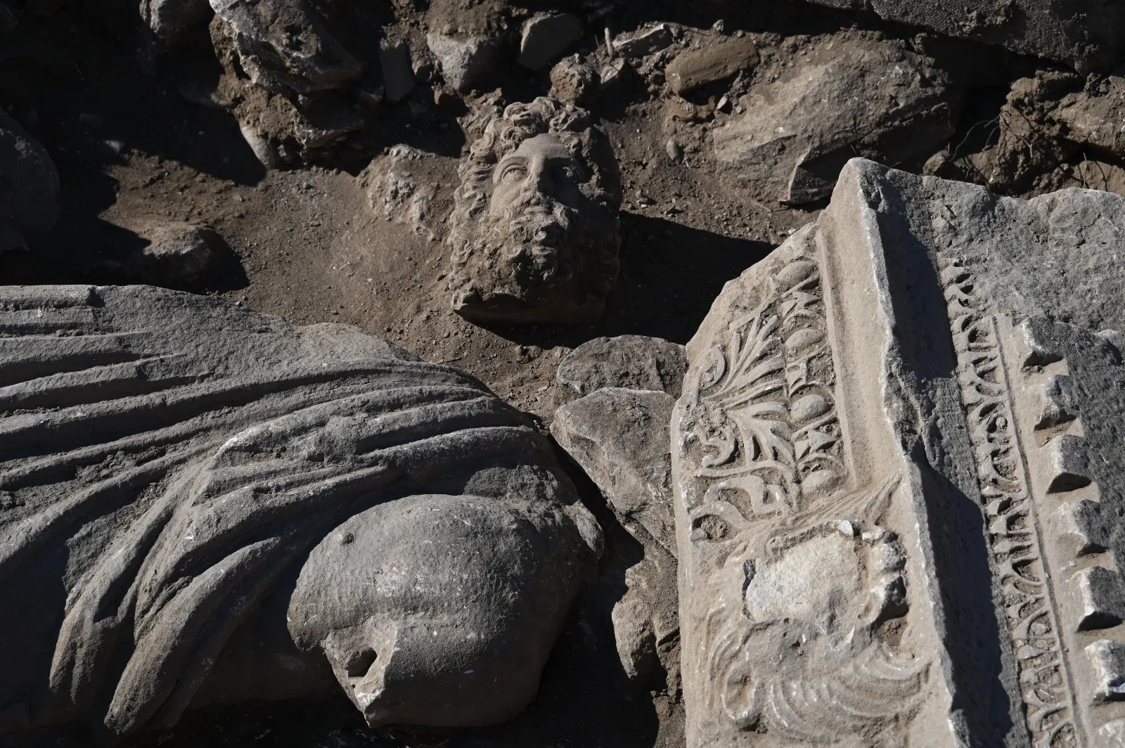 Aspendos'ta 1800 yıllık şifa sembolü gün yüzüne çıktı