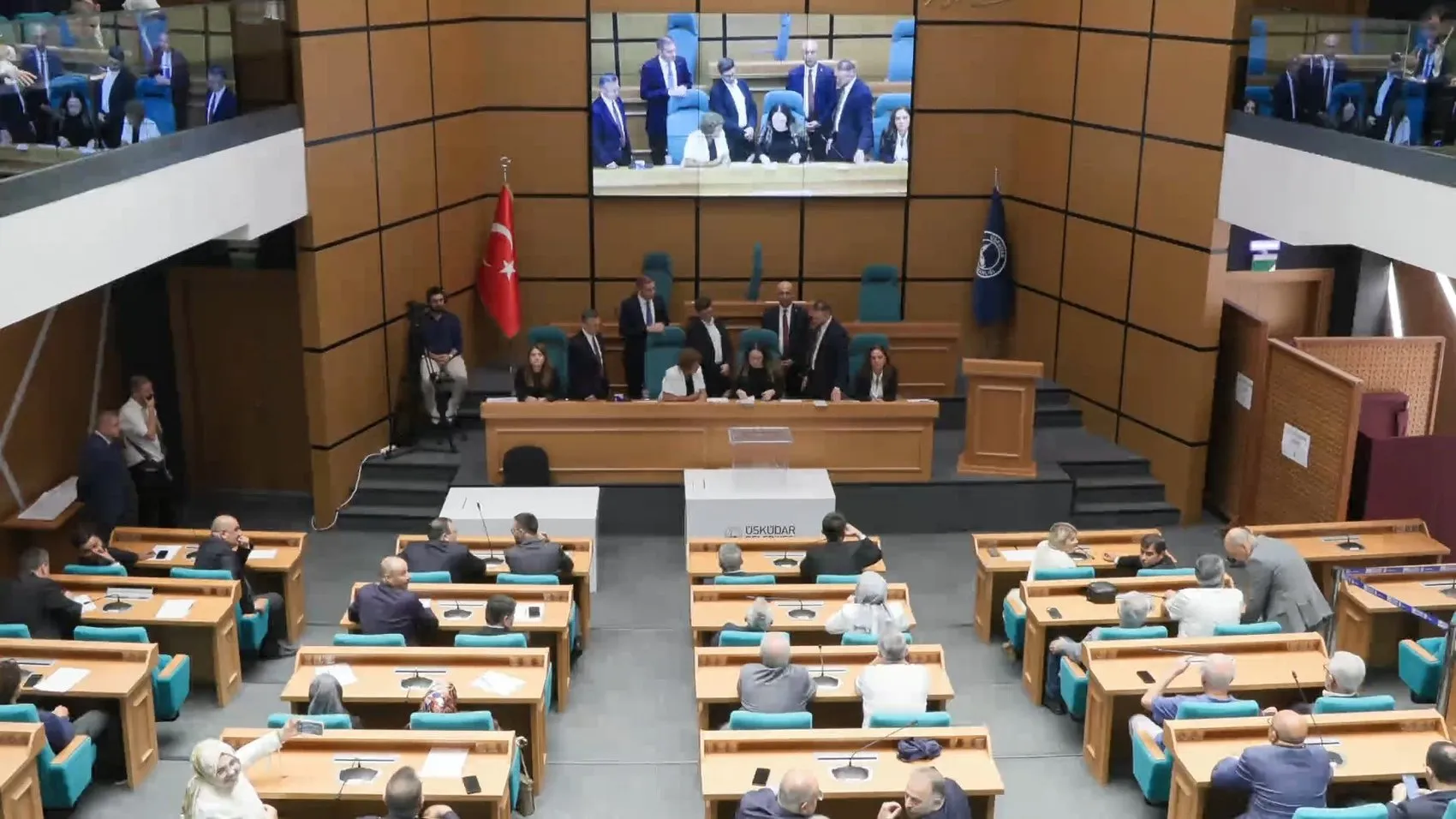 Üsküdar Belediyesinde başkan vekili seçimi krize döndü